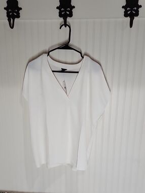 Ann Taylor White V-Neck Dolman Sleeve Blouse